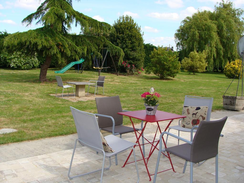 Le Vieux Castel Bed & Breakfast Goustranville Eksteriør bilde
