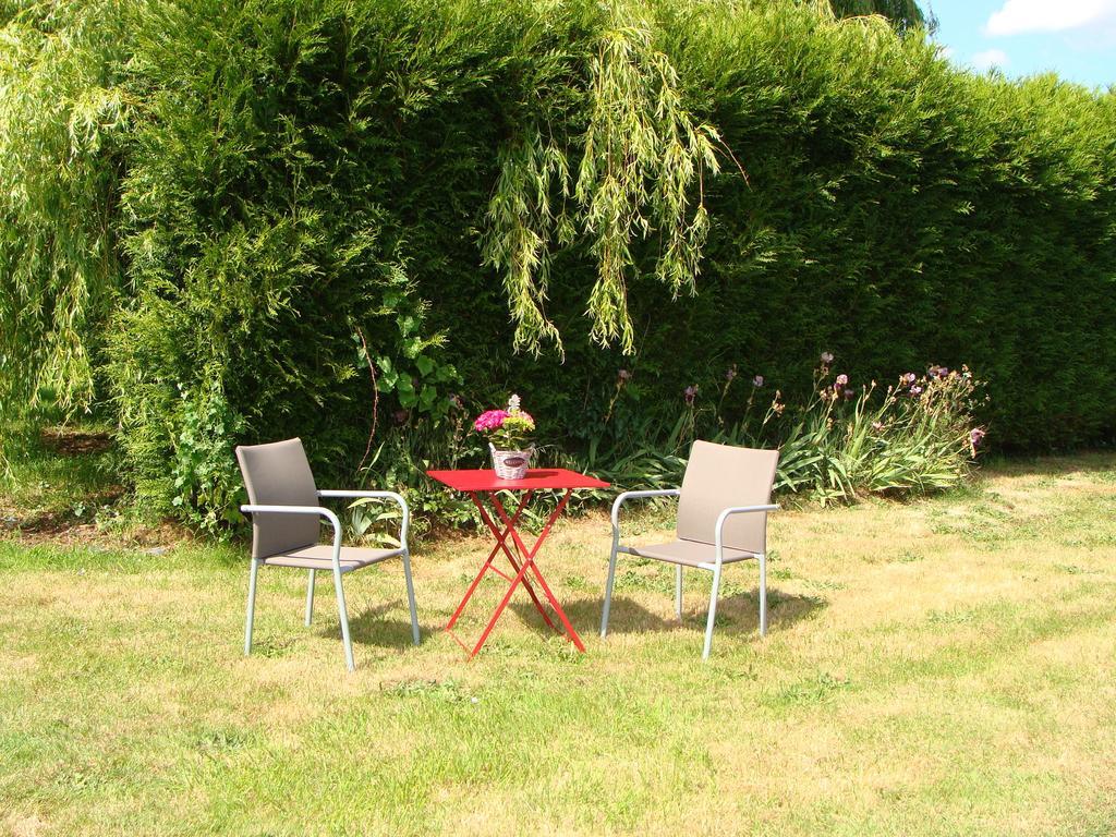 Le Vieux Castel Bed & Breakfast Goustranville Eksteriør bilde