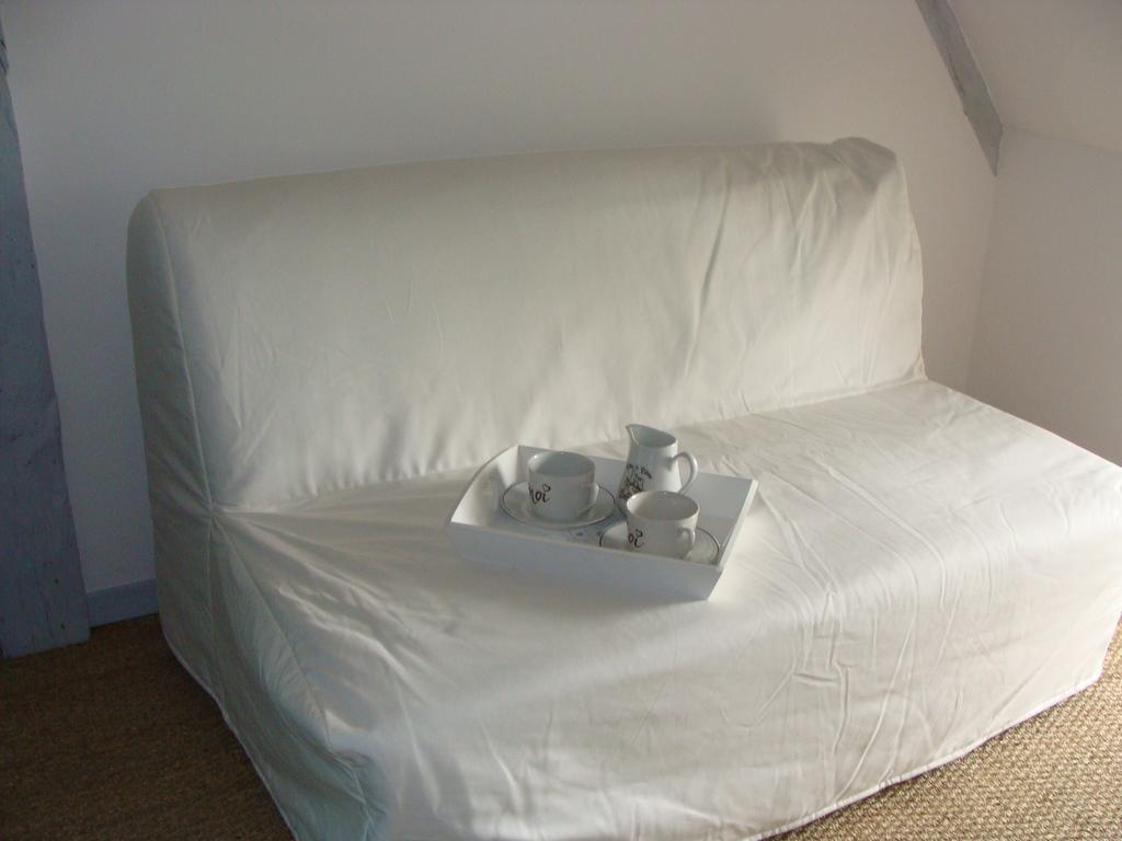 Le Vieux Castel Bed & Breakfast Goustranville Rom bilde