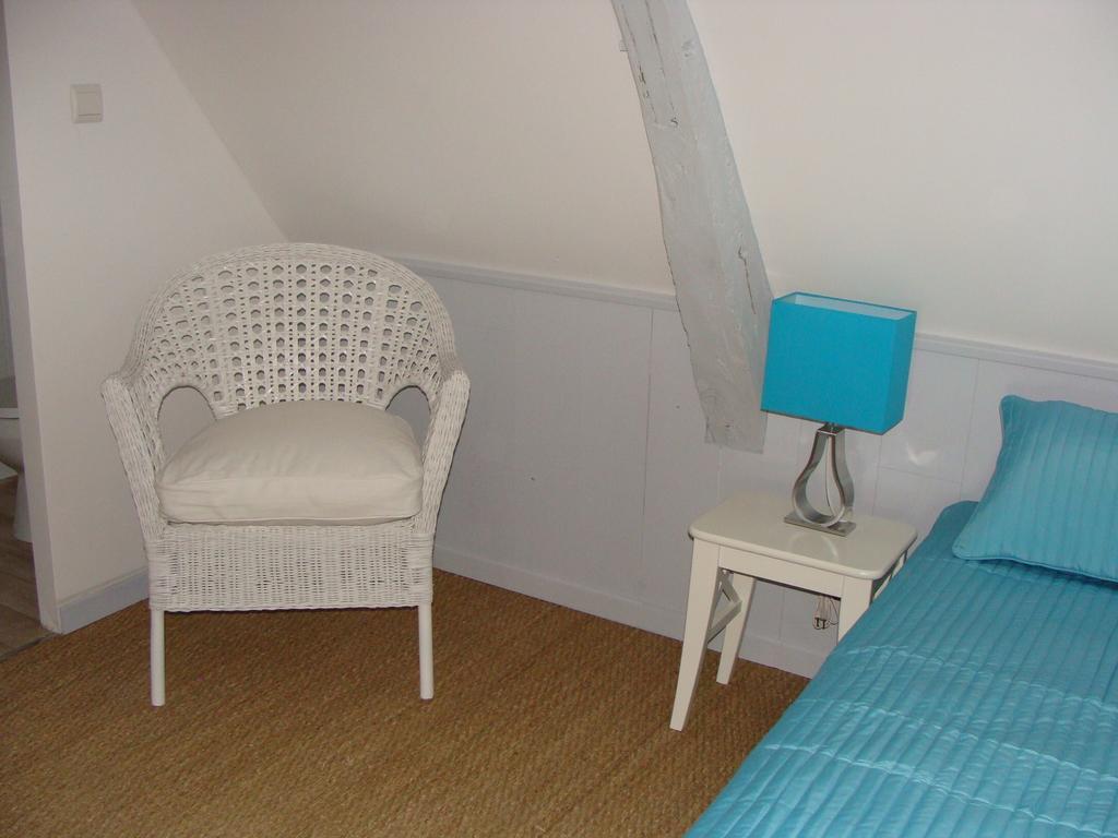 Le Vieux Castel Bed & Breakfast Goustranville Rom bilde