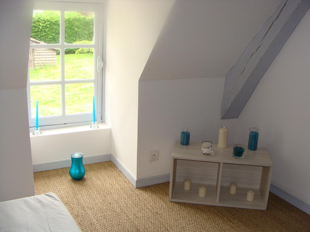 Le Vieux Castel Bed & Breakfast Goustranville Rom bilde